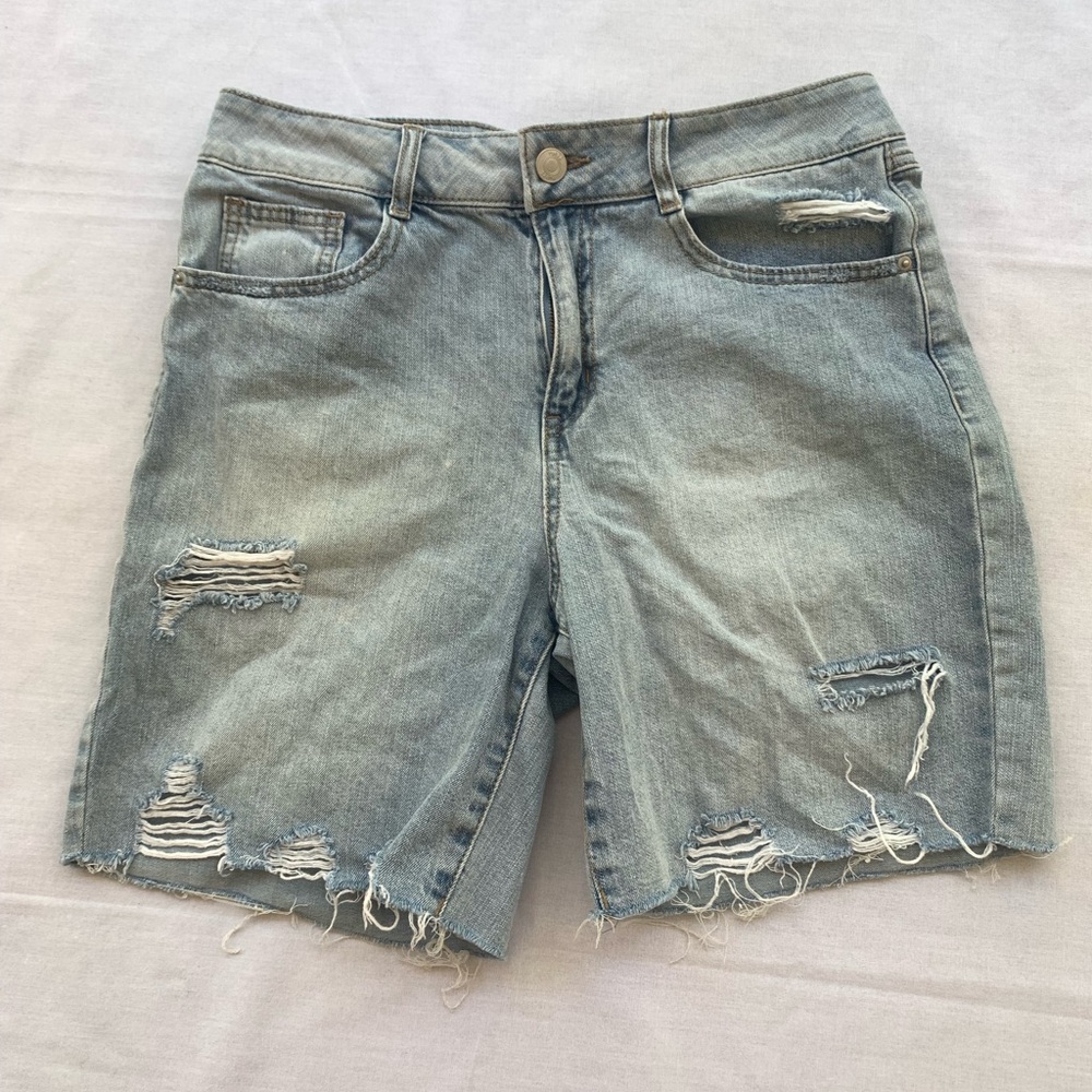 Rue21 Distressed Women Bermuda Denim Shorts